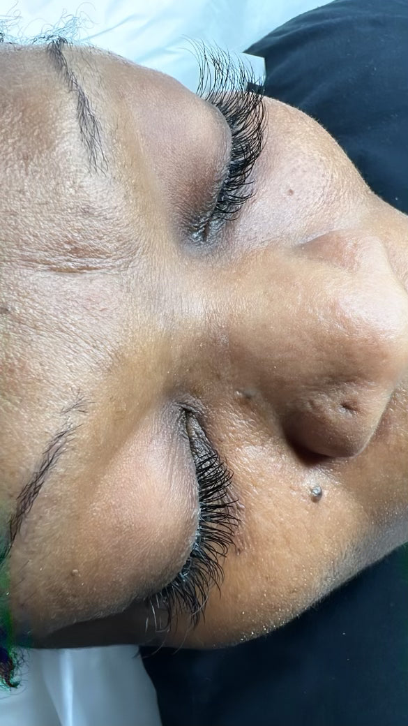 BOOK LASH APPOINTMENT