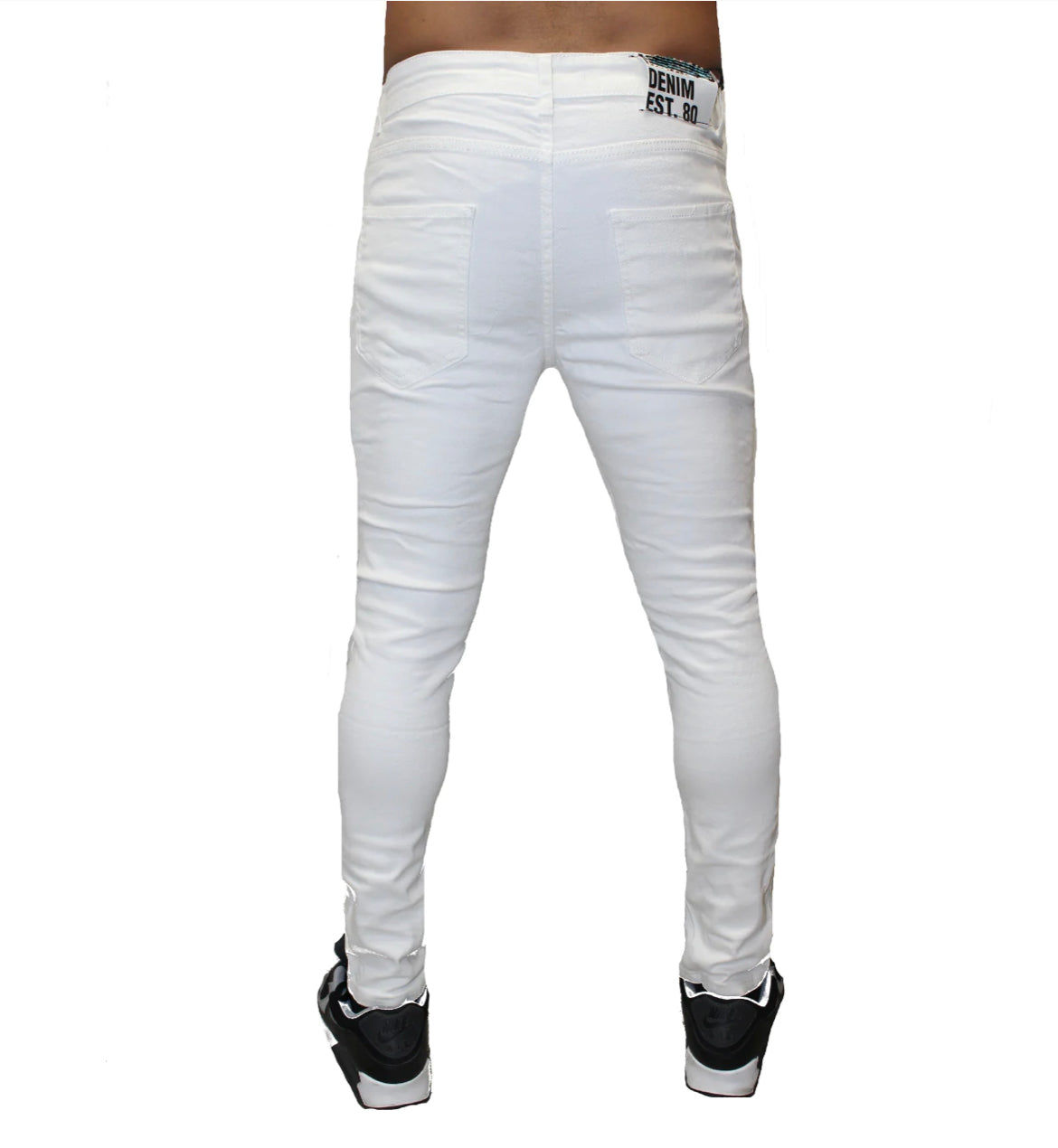 WHITE JEANS WITH PATCHES