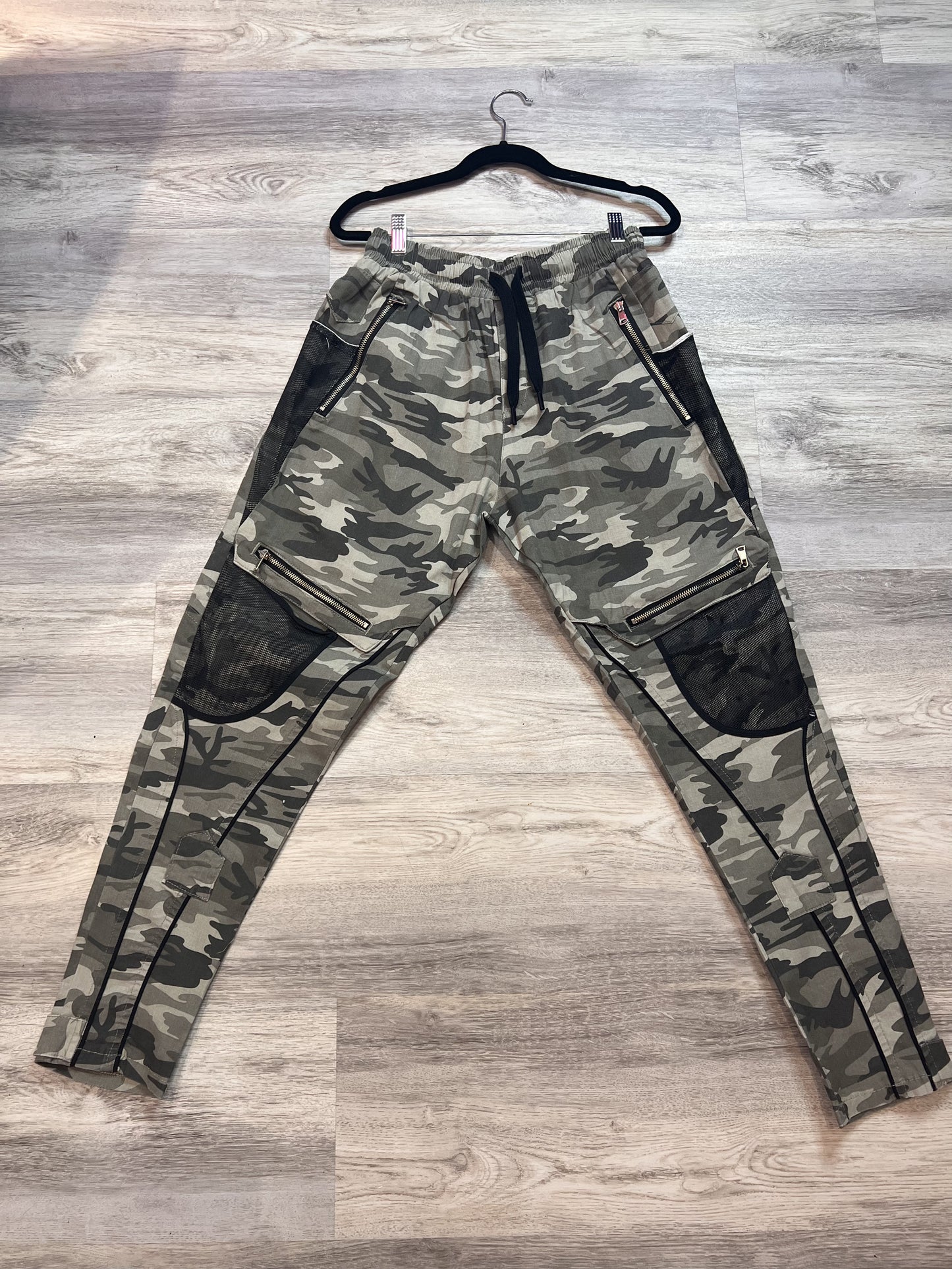 CAMO FASHION JEANS WITH LACE DETAILS